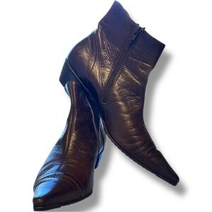 Vintage Paul Green ankle boots. Pointed toe, small heal, rubber sole. Sz 5.5